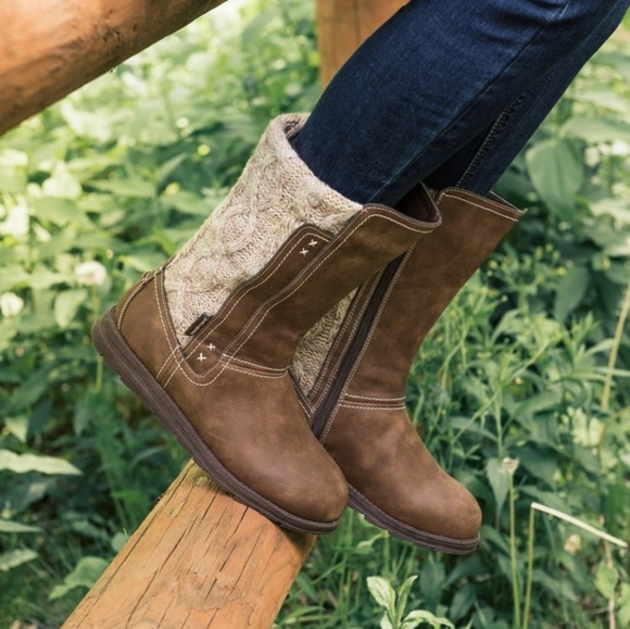 Muk Luks Shoes - NWOB Muk Luk Boots Brown